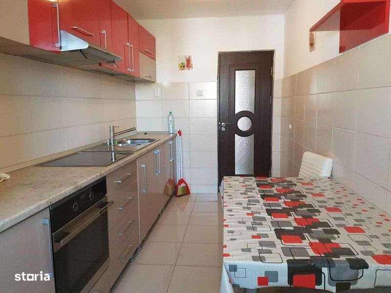 Vand apartament cu 3 camere - Imagine principală: 4/8
