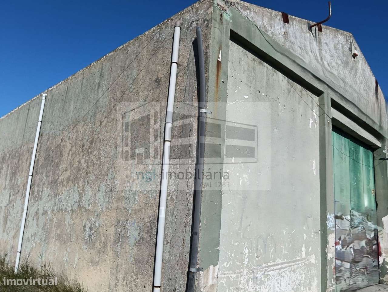 Terreno com armazém - Amadora-8