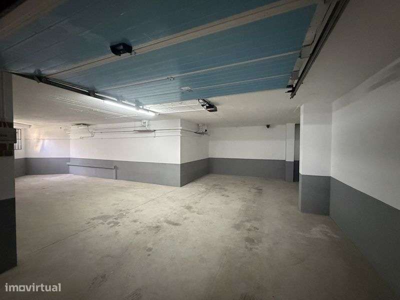 Garagem / Armazém - Grande imagem: 5/9