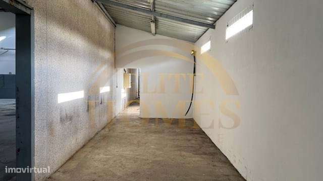 Armazém para venda na Quinta do Anjo.-21