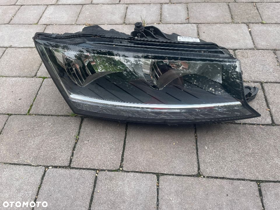 SKODA FABIA 3 III LIFT 6V1 LAMPA PRAWA REFLEKTOR - 2