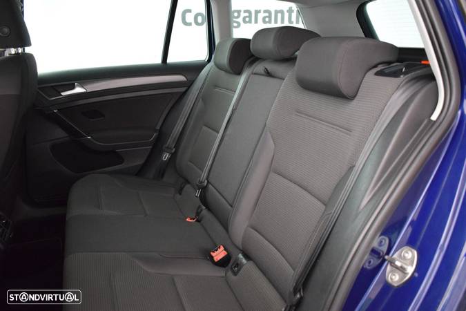 VW Golf Variant 1.6 TDi Confortline DSG - 25