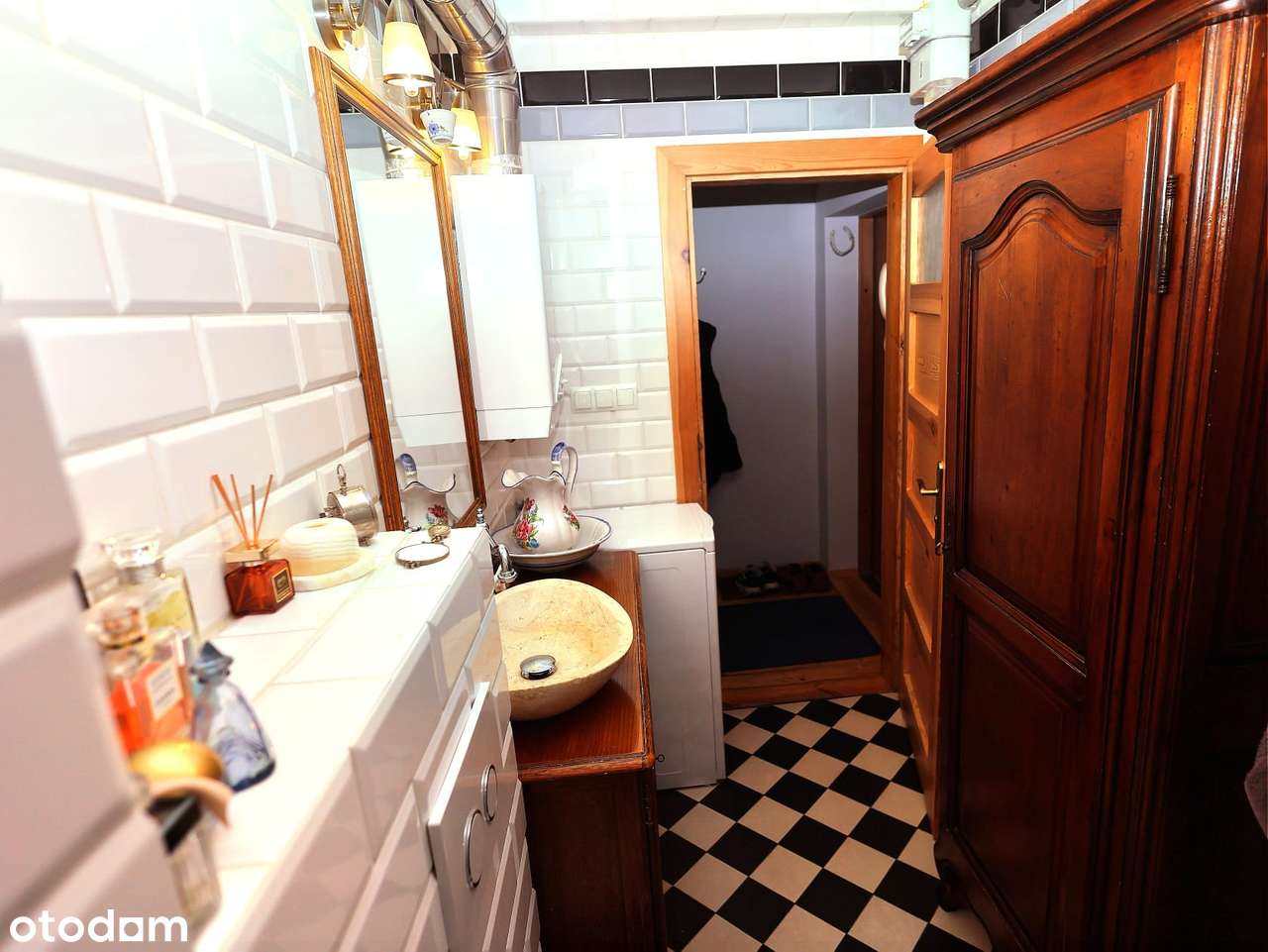 Mieszkanie w sercu miasta z bezpośrednim wejściem z salonu do ogródka-12