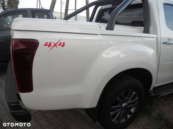 Nalepka 4 x 4 na samochód  ISUZU D-max  wszystkie wersje - 3