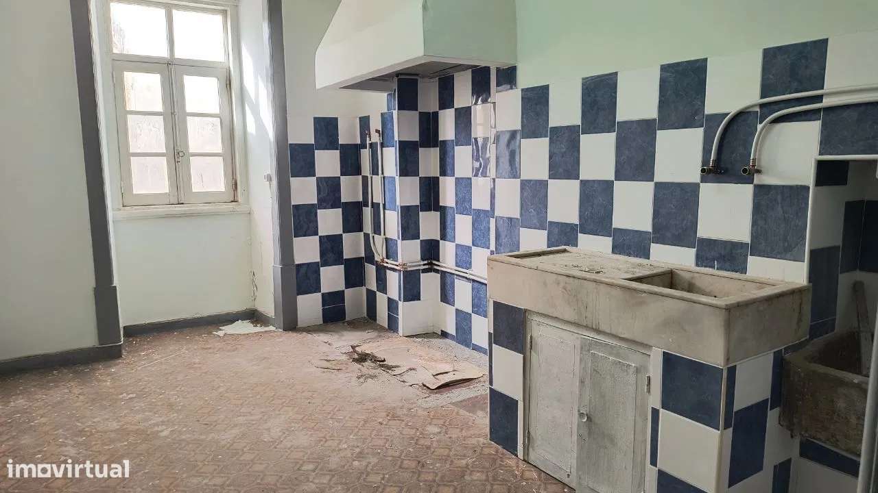 Prédio para Recuperar na Baixa de Coimbra-15