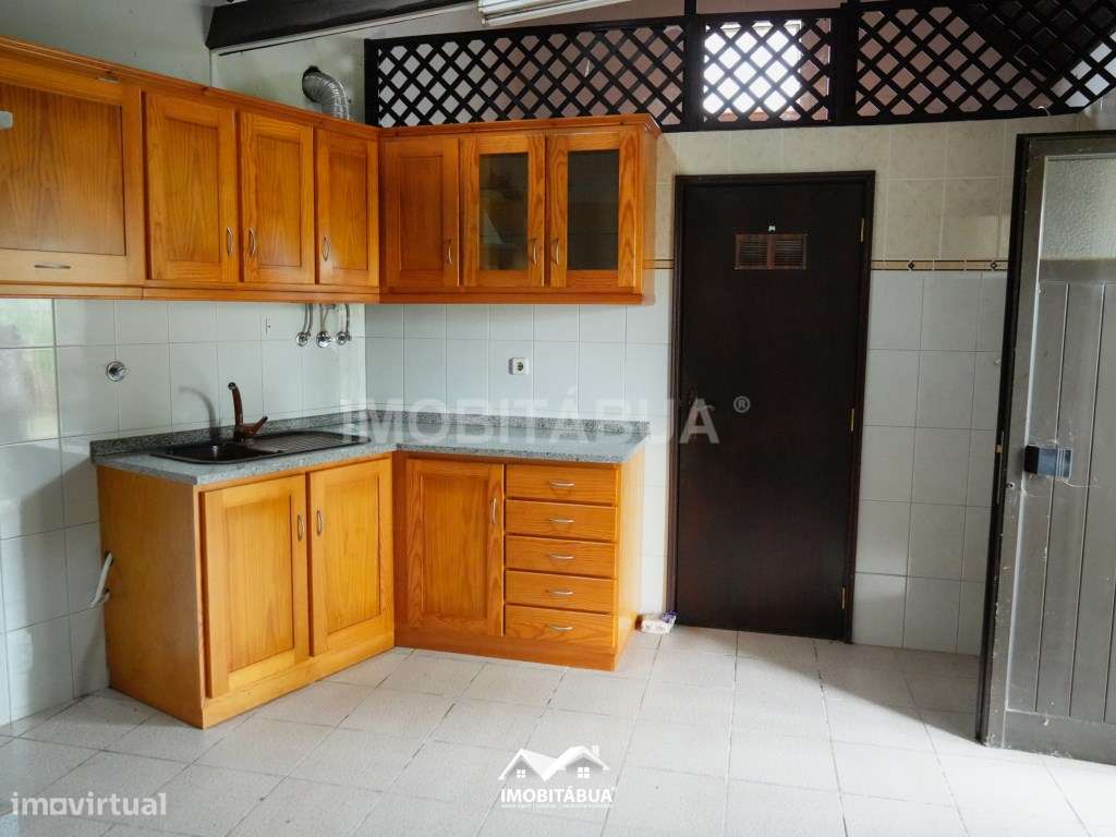 Moradia Espaçosa com Anexo, Quintal e Terraço - Cancela, perto de S...-19