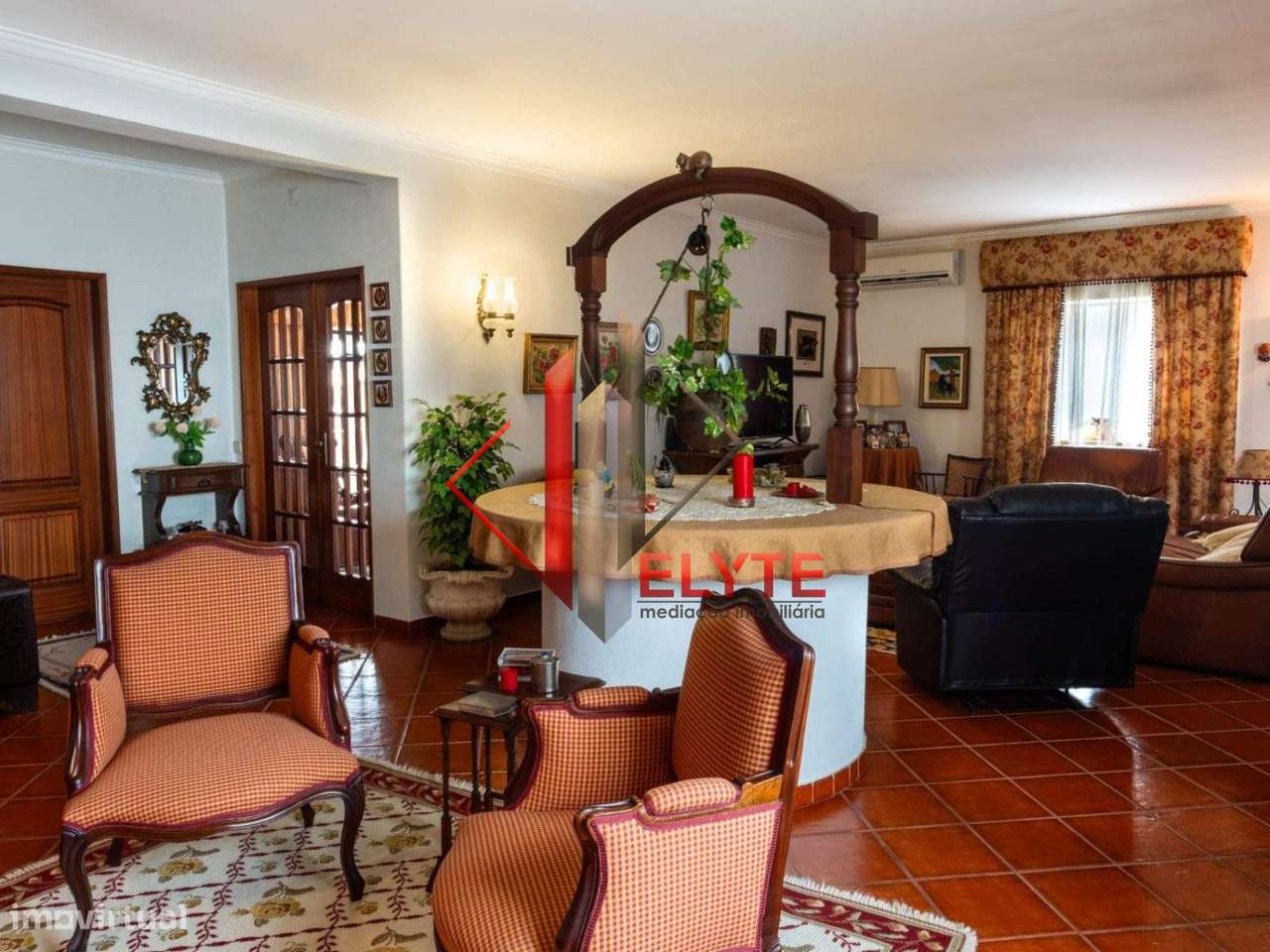 Moradia T7 no centro de Samora Correia-13