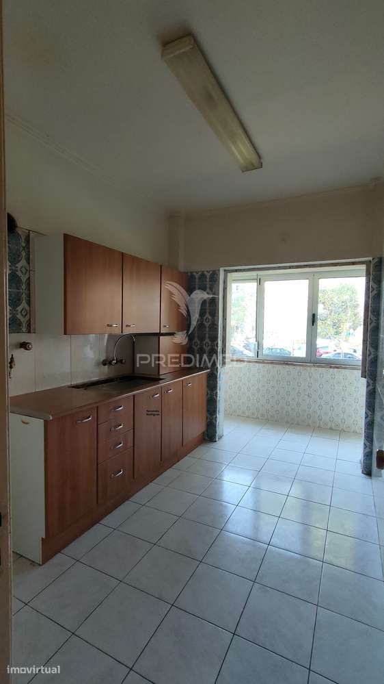 Apartamento T2, com  remodelação total a decorrer, edificio com dua... - Grande imagem: 5/18