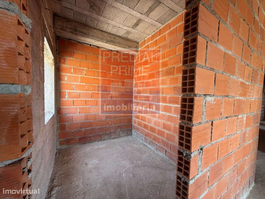 APARTAMENTO T3 COM VARANDAS EM NOGUEIRA DO CRAVO-5
