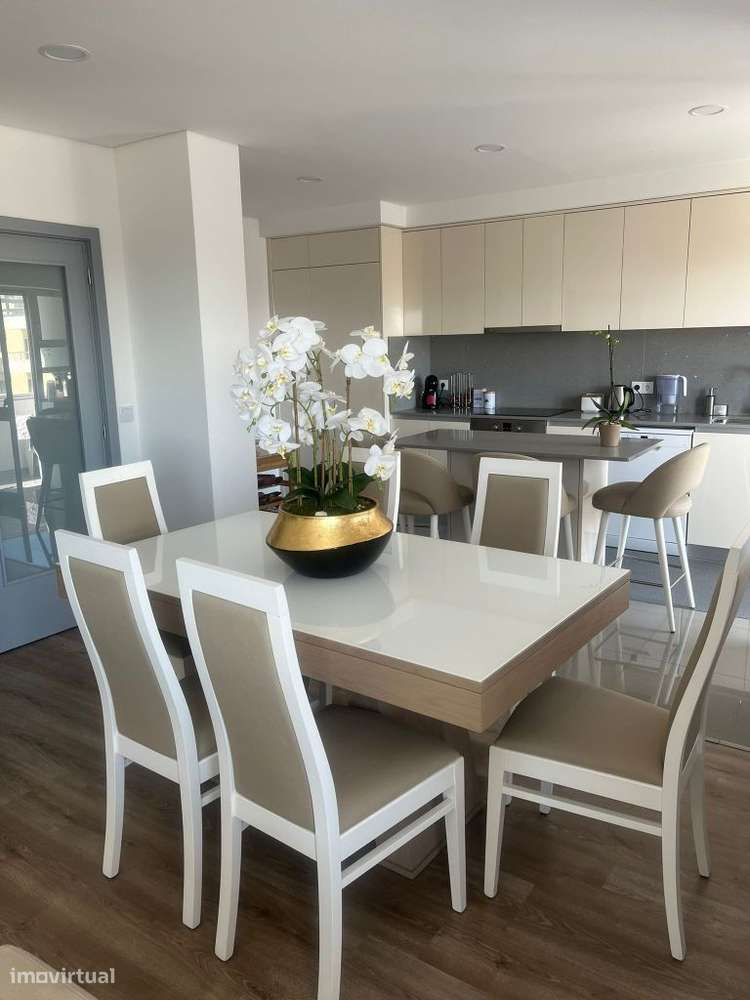 Arrendamento t2+1 luxuoso com garagem fechada - Grande imagem: 5/28