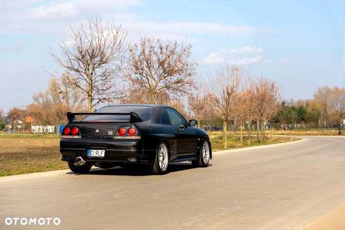 Nissan Skyline - 9