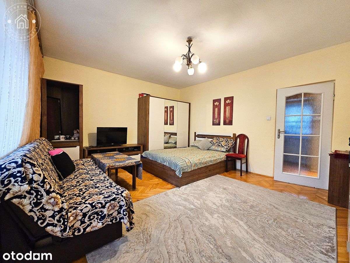 Trzypokojowe mieszkanie w Centrum miasta - Pełny obrazek: 2/15