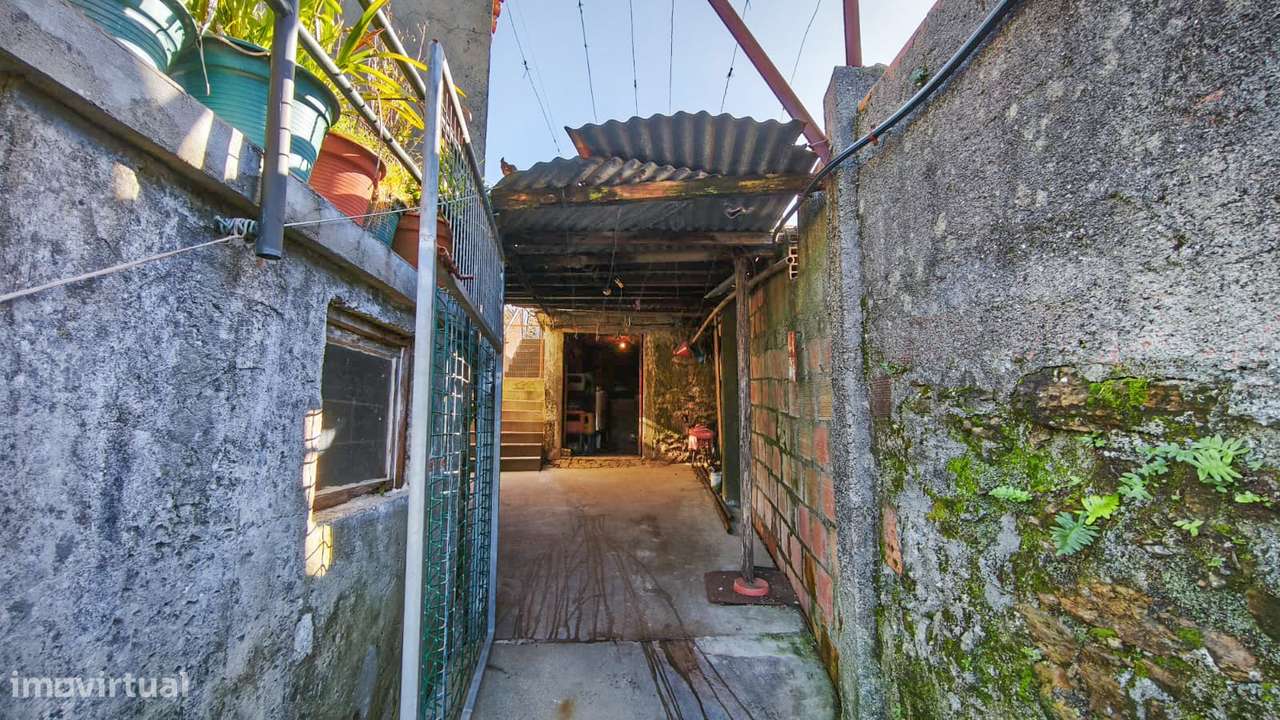 Moradia T4 com jardim e varanda em Santa Marta de Portuzelo - Grande imagem: 2/20