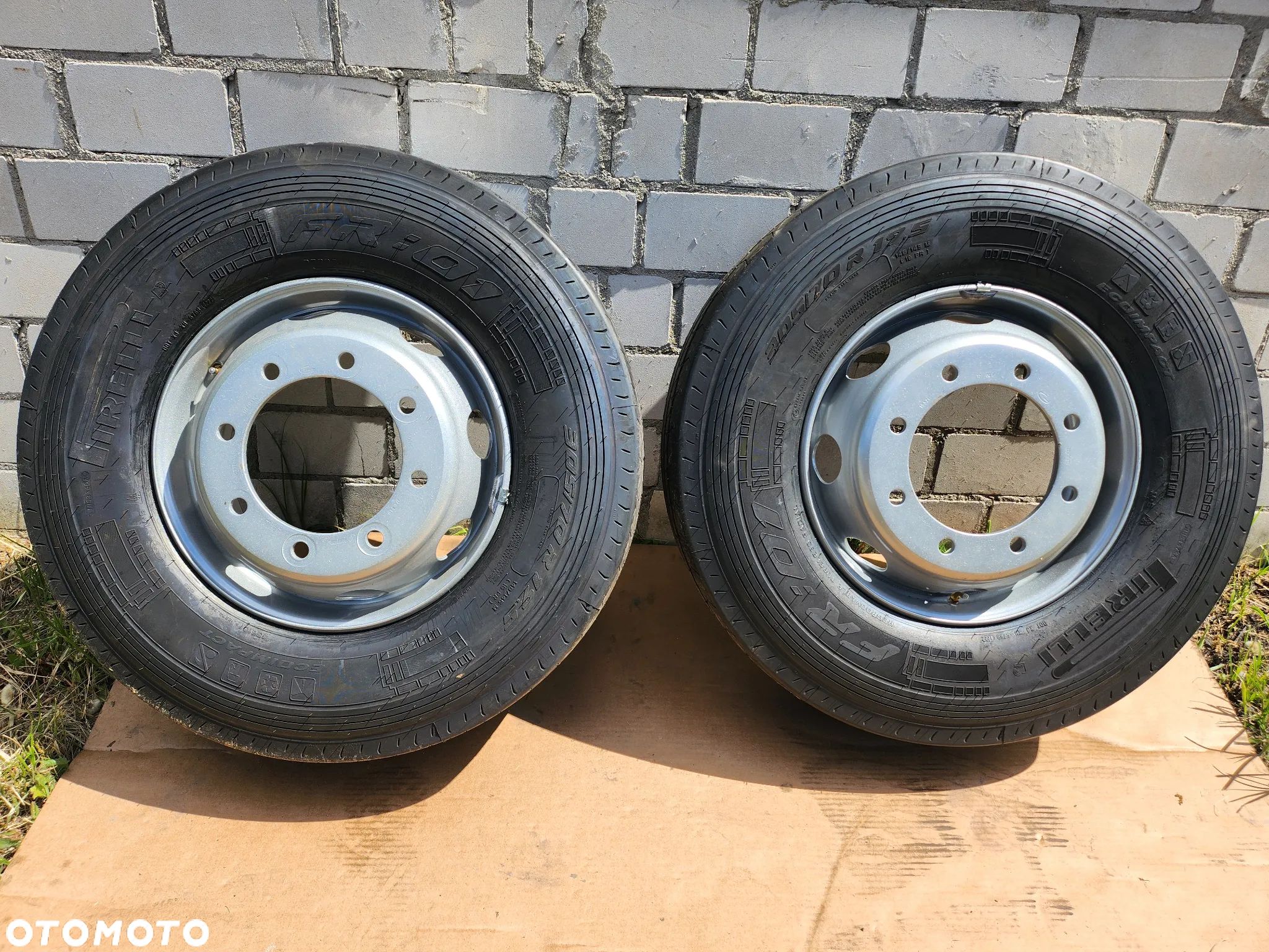 Pirelli 305/70/19,5 Atego Midlum Eurocargo - 1