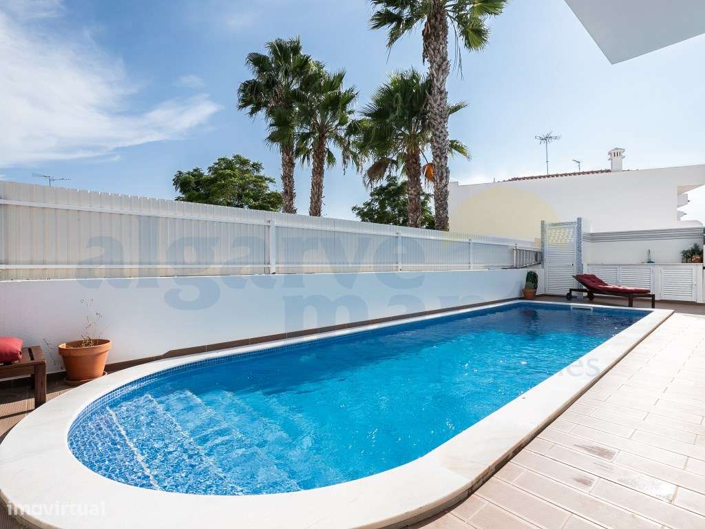 Moradia T4 com Piscina Privada, sita num condomínio fechado em Mant... - Grande imagem: 4/46