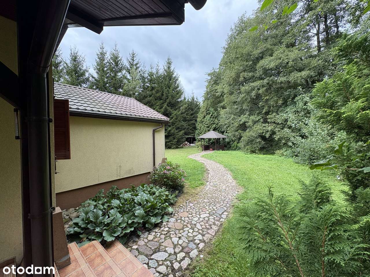 Wyjątkowy dom parterowy w spokojnej okolicy-15