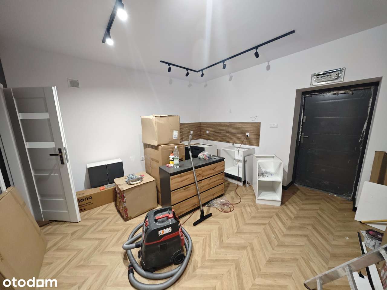 Świetne mieszkanie po generalnym remoncie, dwa pokoje, AGD w cenie.-3