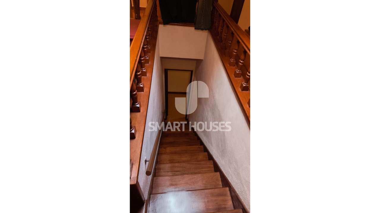 Moradia T3+1 em Avô c/ terreno-17