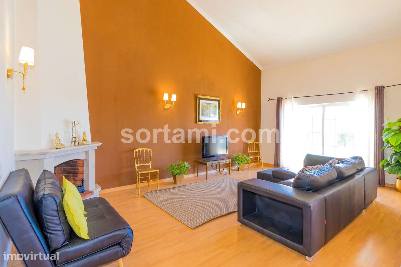 Moradia Geminada T3 Venda em Quarteira,Loulé - Grande imagem: 3/19