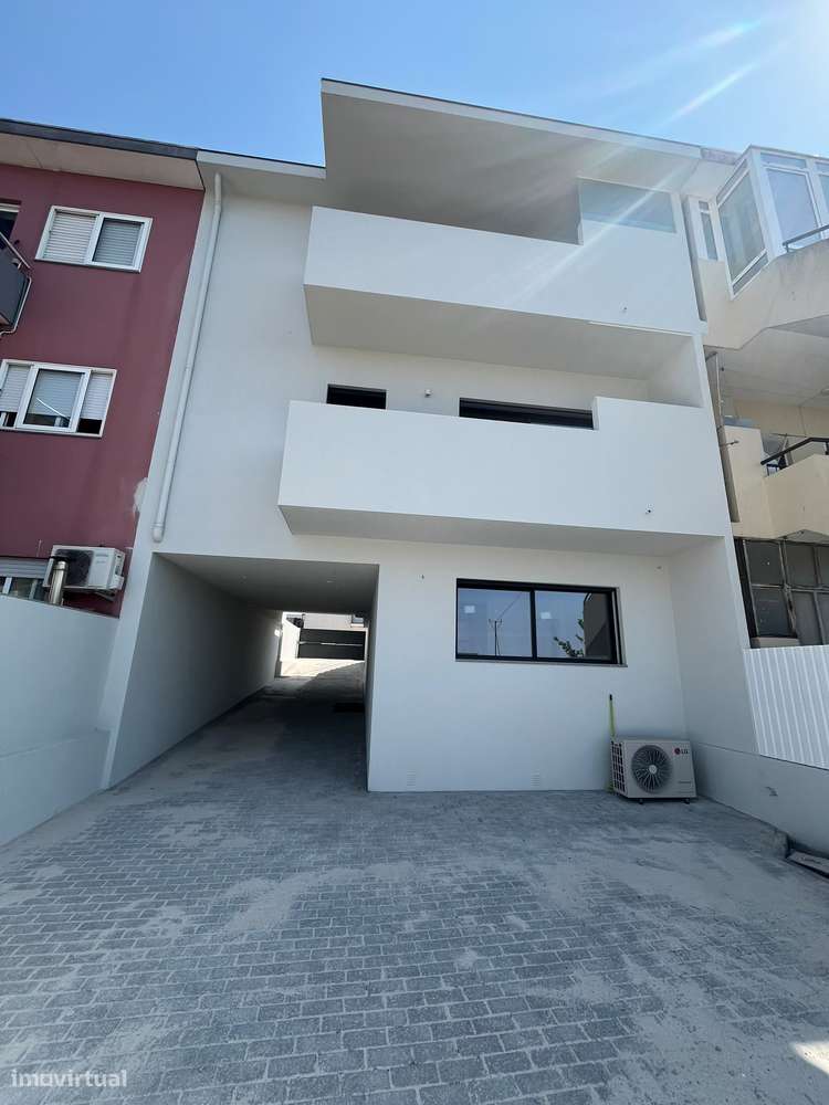 Comprar Excepcional Moradia T3 /Eevador Pedrouços Maia-16