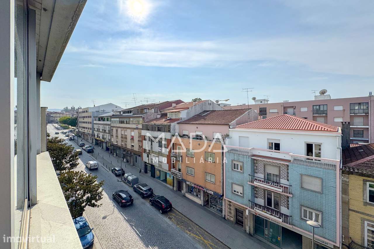 Apartamento T2+1 (último piso) c/sótão no centro histórico de Braga-5