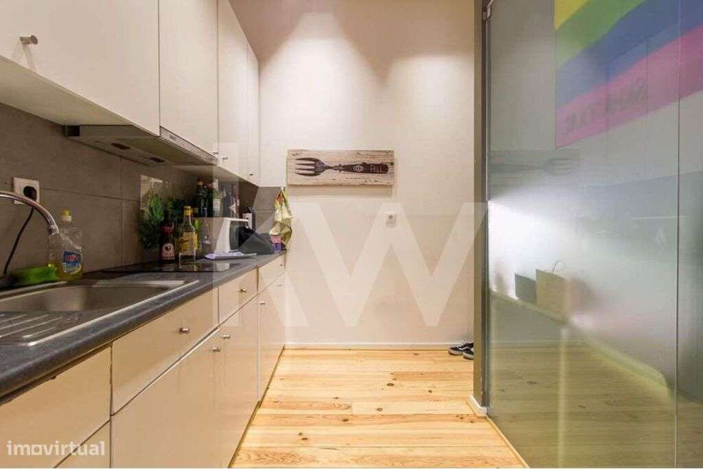 Prédio na Av. Sá da Bandeira | 8 Apartamentos | Espaço Comercial | Inv-7