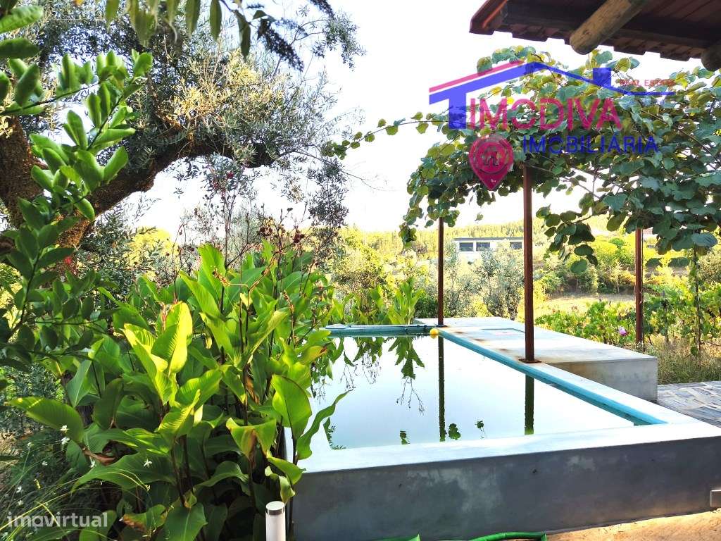 Encantadora moradia T2 +1 com aquecimento na freguesia de Vila Facaia. - Grande imagem: 2/60