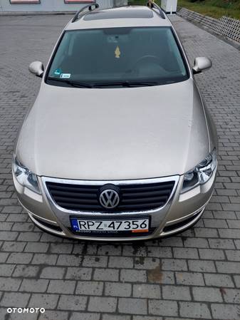 Volkswagen Passat 1.9 TDI Highline - 1