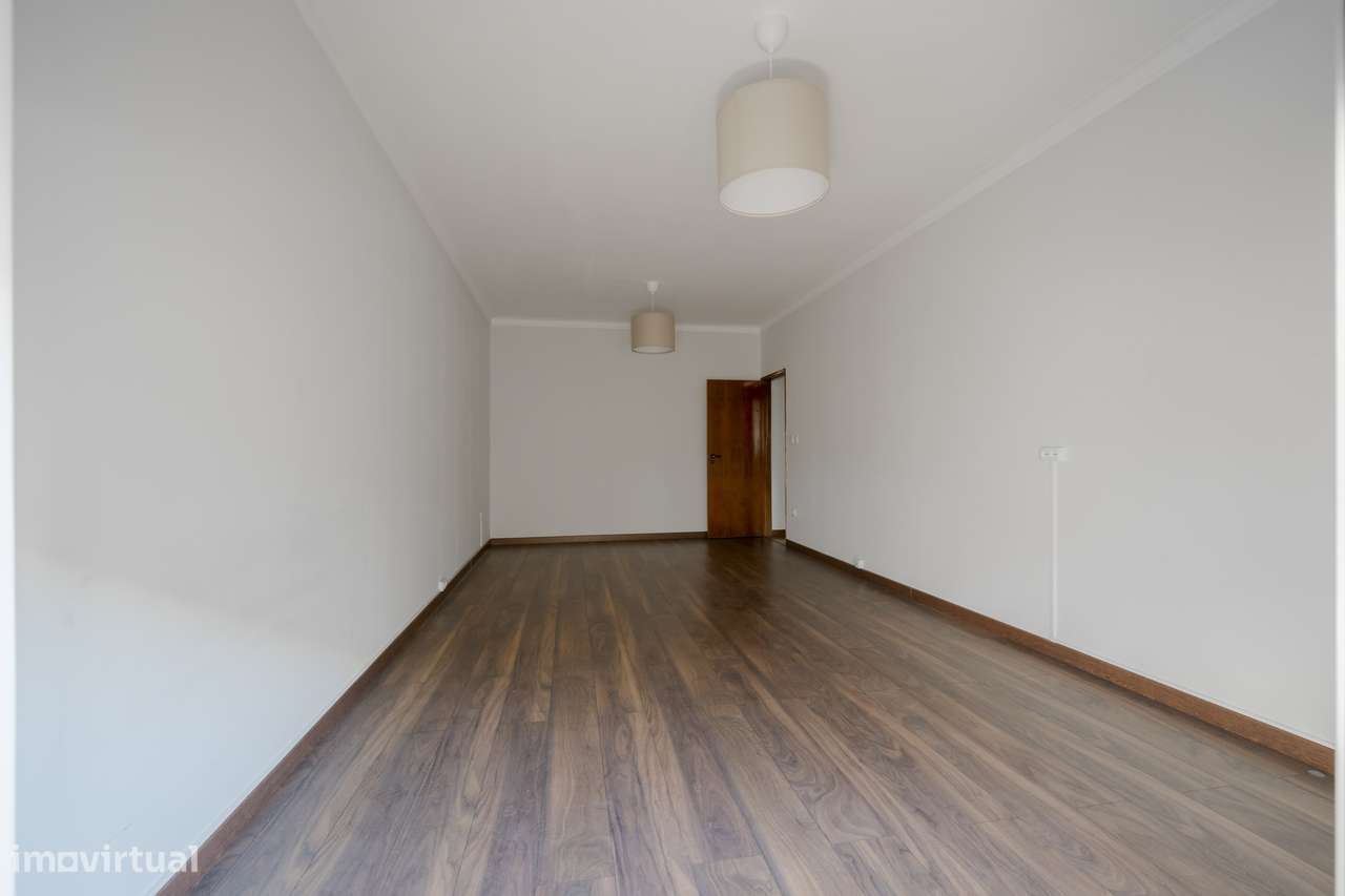 Apartamento T2 para venda na Rua Cândido de Oliveira São Victor, Braga - Grande imagem: 5/28