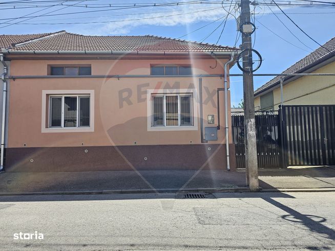 Casa de vanzare in Cotu Mic-2