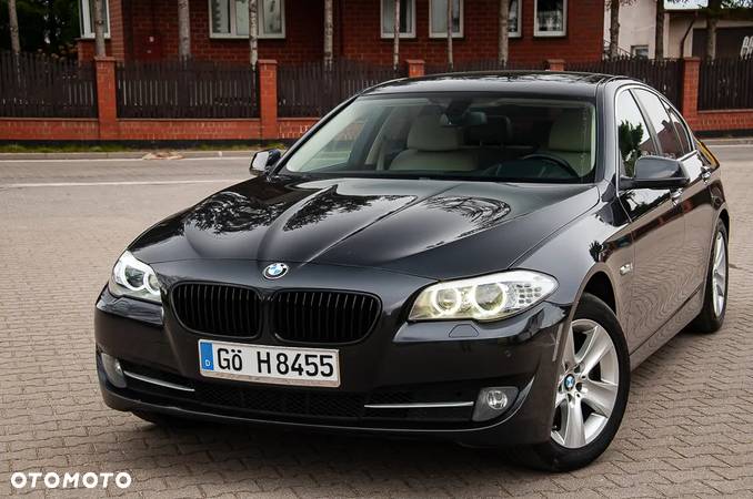 BMW Seria 5 528i Touring Luxury Line - 6