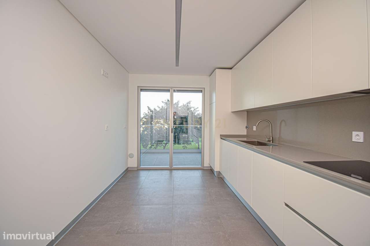 Apartamento T3 em Empreendimento Varandas da Torre em Carcavelos (Nova-9