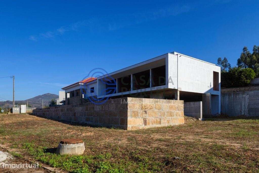 Moradia T6 independente, lote 2780m2 - Grande imagem: 5/20