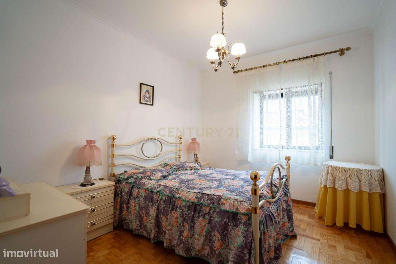 Moradia T3 + 1, com Terreno, em Vila Nova de Poiares-12