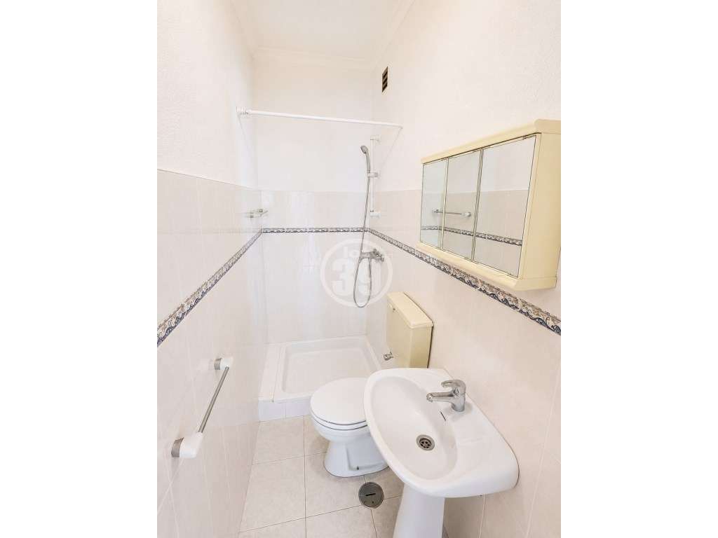 Apartamento com 4 quartos no ultimo andar e com um amplo sótão, sit...-16