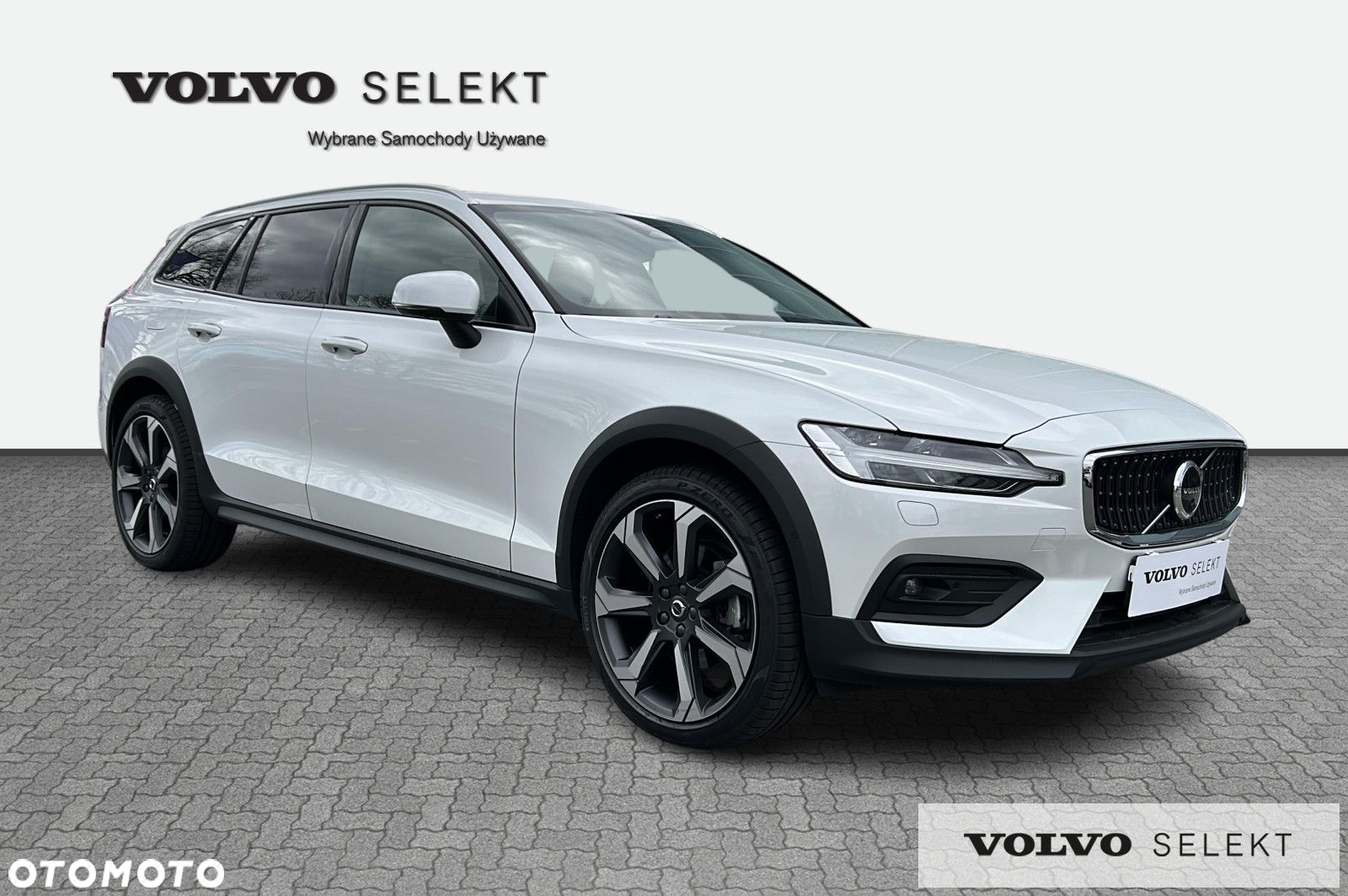 Volvo V60 Cross Country - 8