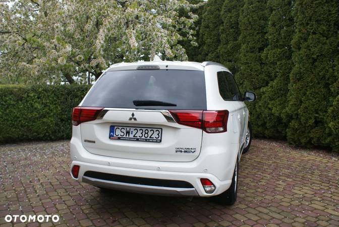 Mitsubishi Outlander - 14