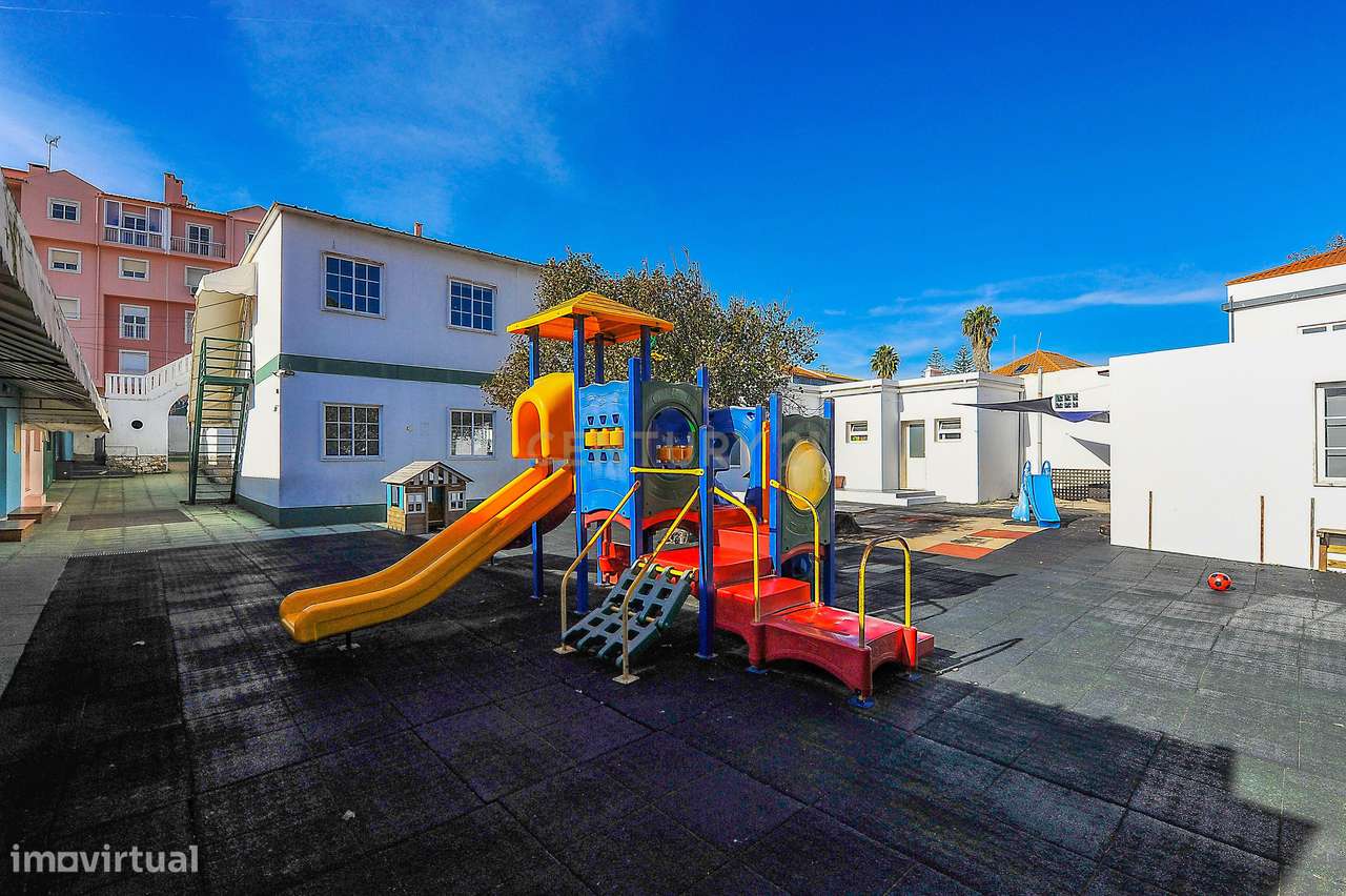 Imóvel com negócio (colégio)– Centro da Parede, Cascais-14