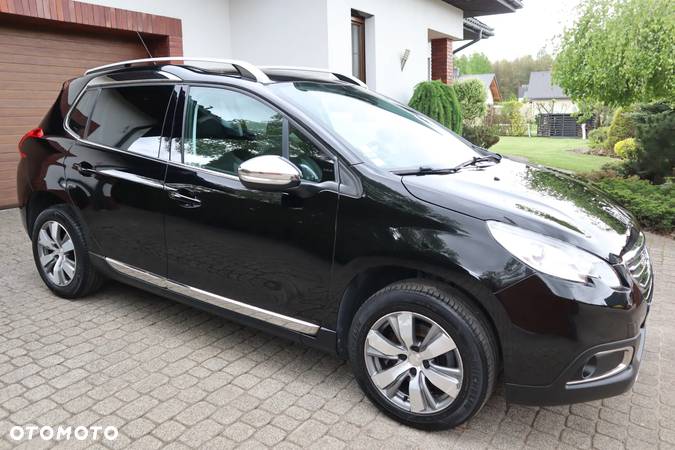 Peugeot 2008 1.2 Pure Tech Allure S&S - 6