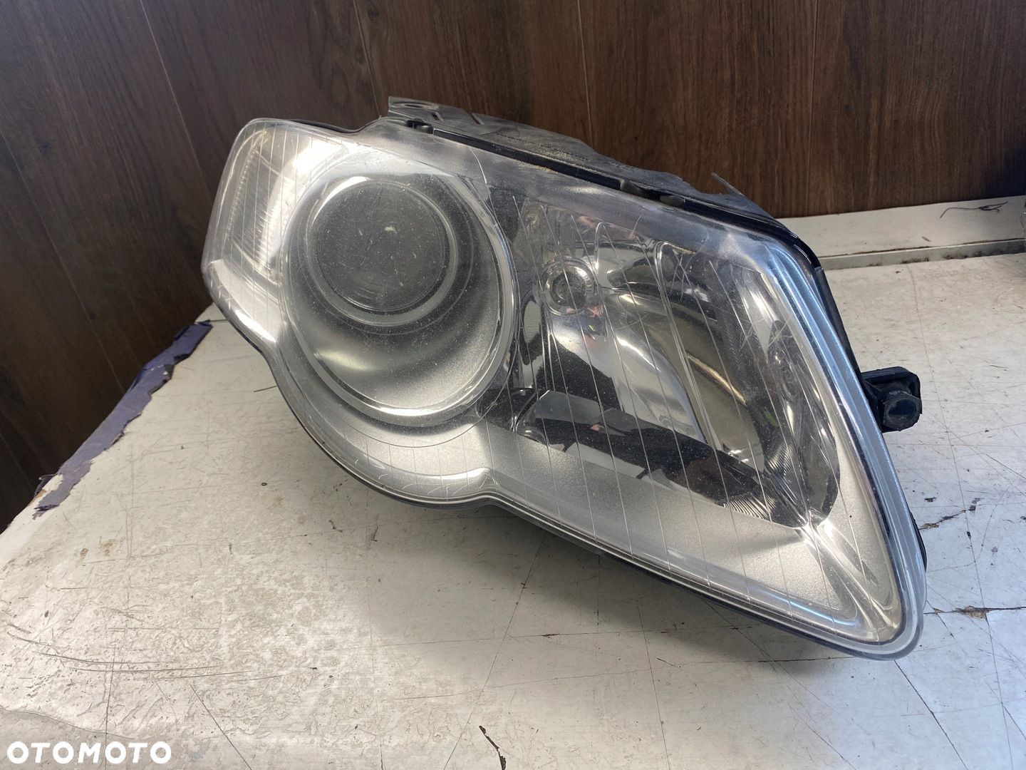 VW PASSAT B6 LAMPA PRAWY PRZÓD 3C0941006M - 1