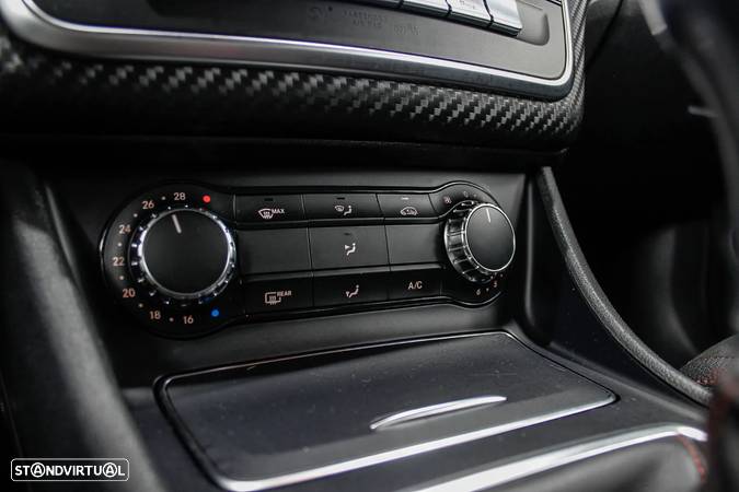 Mercedes-Benz A 180 d AMG Line - 33