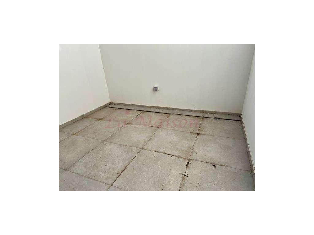 Moradia V5 no centro de Loures-25