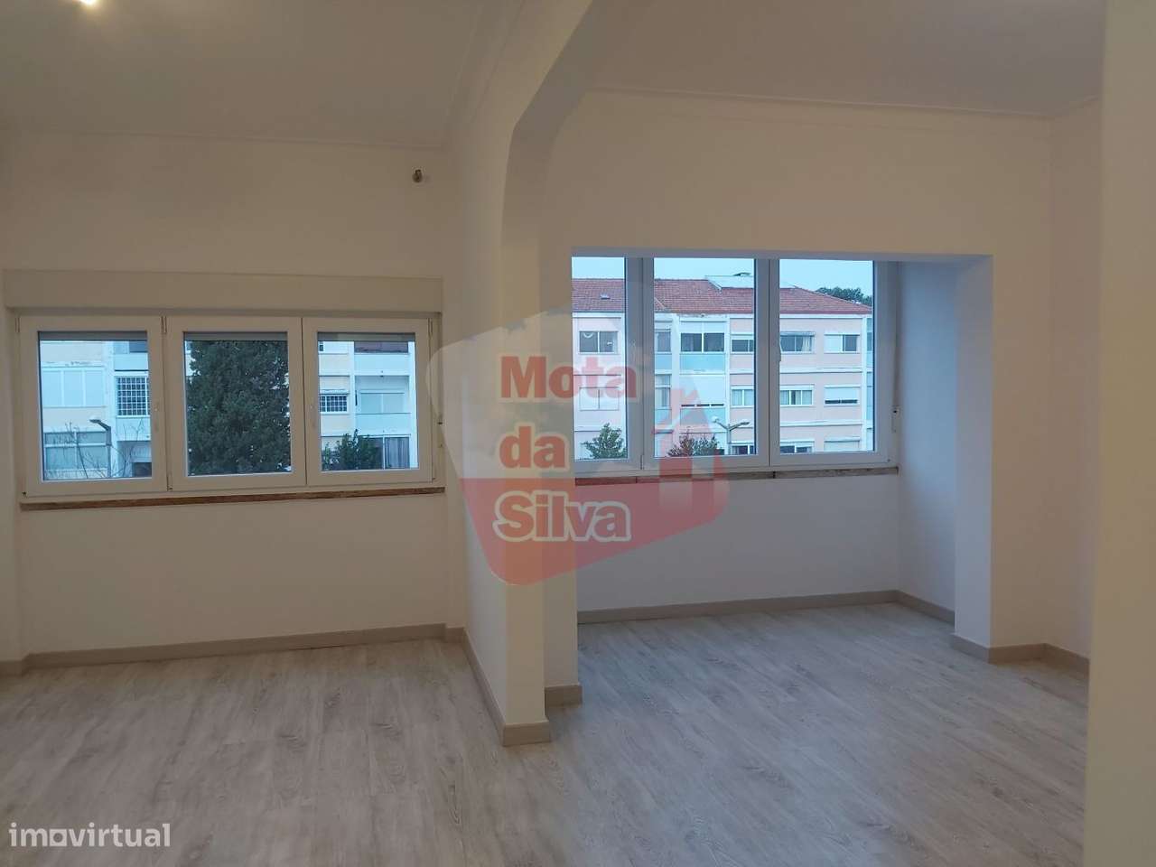 Excelente Apartamento T3 convertido em T2 em Almada - Grande imagem: 5/16