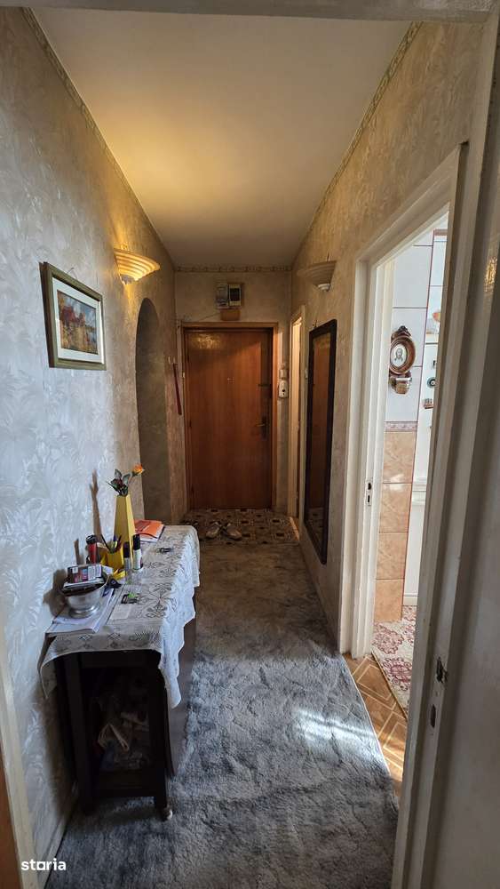 Pod Butelii, apartament 3 camere, decomandat, 70 mp, etaj 2/4-13