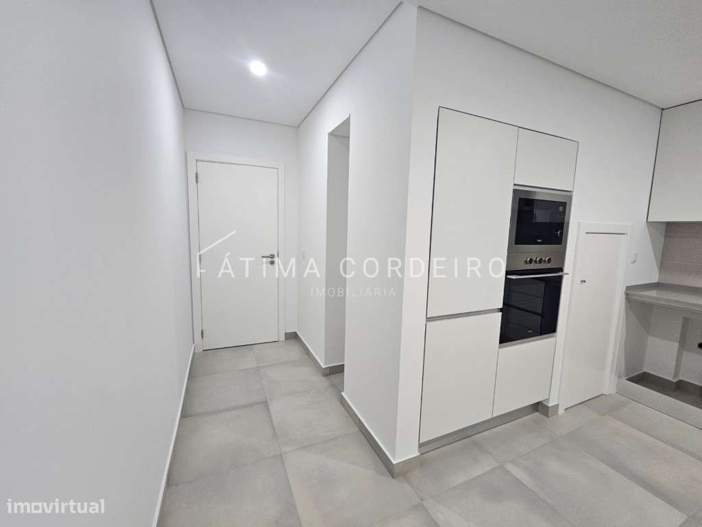 Excelente Moradia T3 em construção, Fernão Ferro.-12