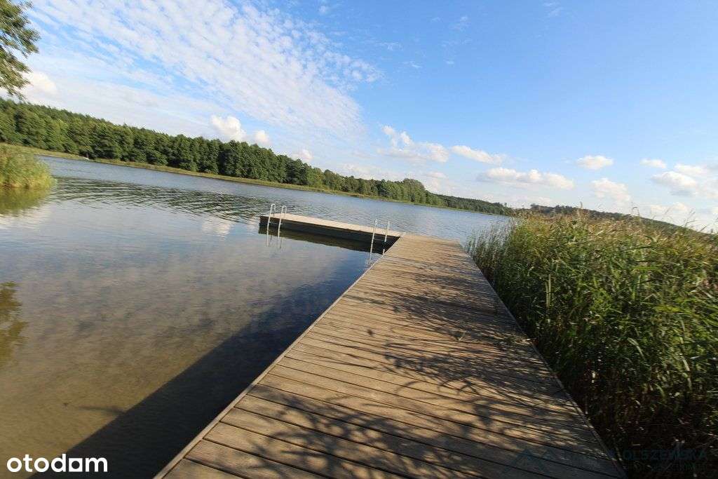 Działa przy jeziorze Łąkorz-13