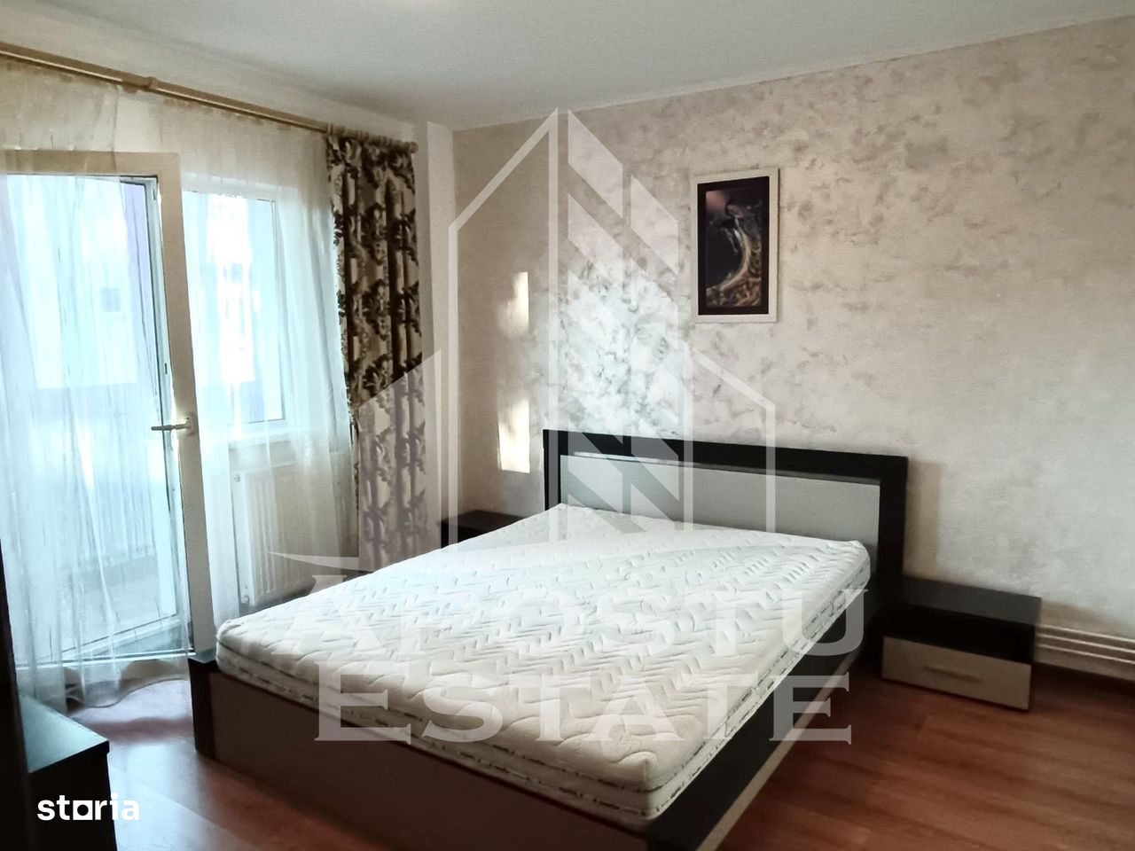 Apartament cu 3 camere, complet mobilat cu centrala proprie