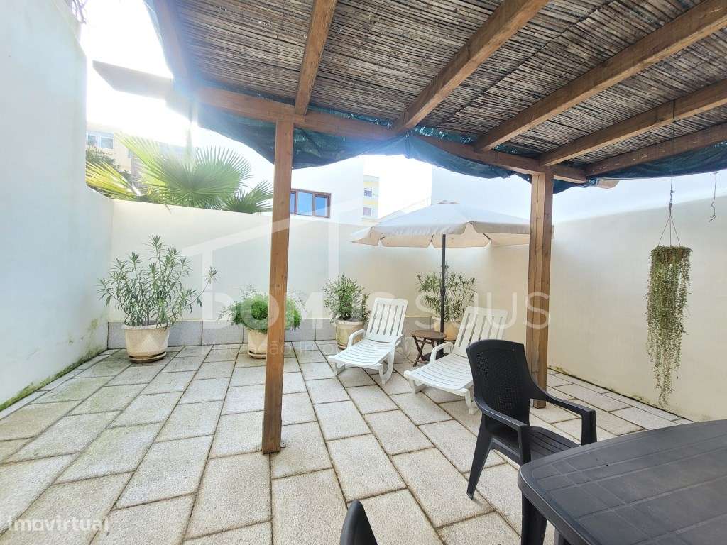 Moradia típica totalmente remodelada-12