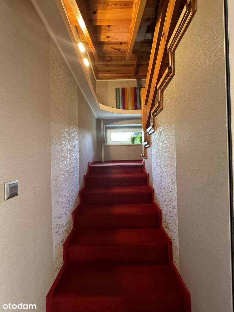 Zamieszkaj w domu, który łączy komfort, przestrzeń i relaks!-10