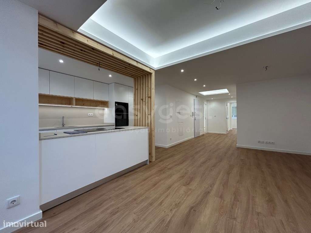 T2 remodelado num dos Eixos Mais Prestigiados de Lisboa - Grande imagem: 5/21